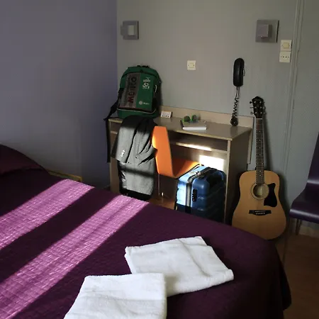 Hostel Le Montclair Montmartre By River Paryż