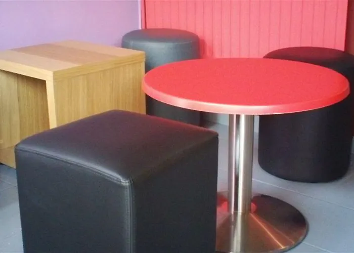 Le Montclair Montmartre By River * Paris