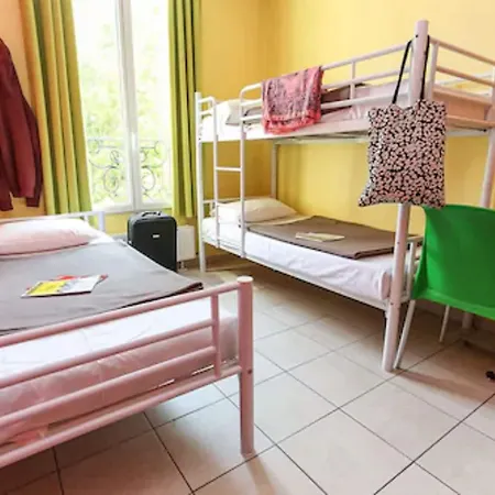 Le Montclair Montmartre By River Hostel