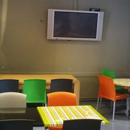 Hostel Le Montclair Montmartre By River *