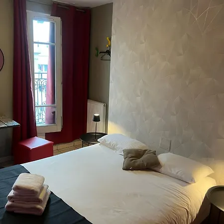Hostel Le Montclair Montmartre By River