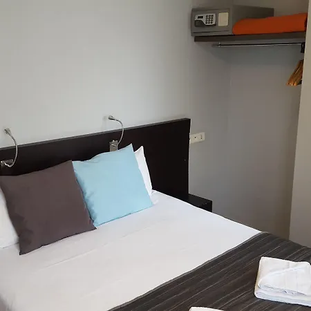 Le Montclair Montmartre By River