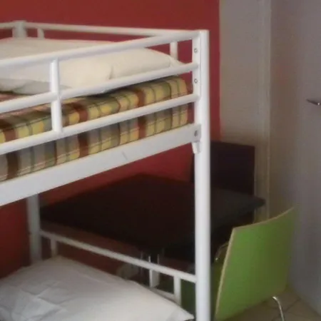 Le Montclair Montmartre By River Hostel