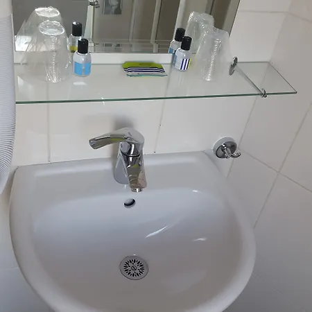 Le Montclair Montmartre By River Hostel Paryż