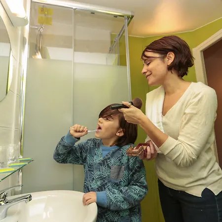 Hostel Le Montclair Montmartre By River Paris