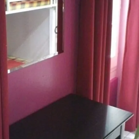 Le Montclair Montmartre By River Hostel