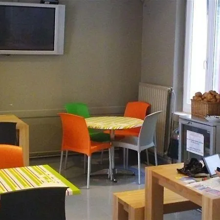 Le Montclair Montmartre By River Hostel *