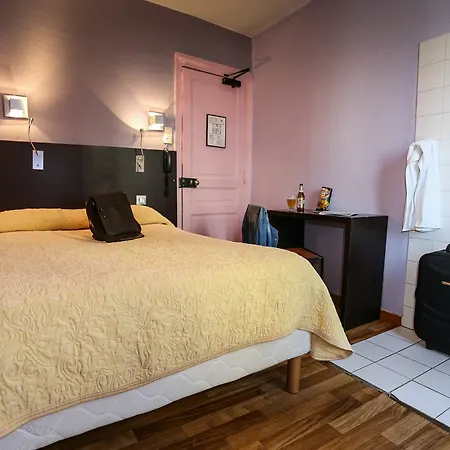 Hostel Le Montclair Montmartre By River Paryż