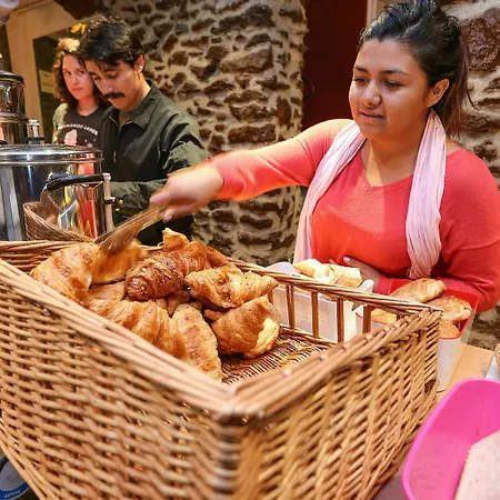 Le Montclair Montmartre By River Hostel *