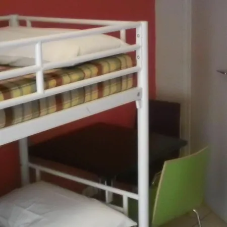 Le Montclair Montmartre By River Hostel *
