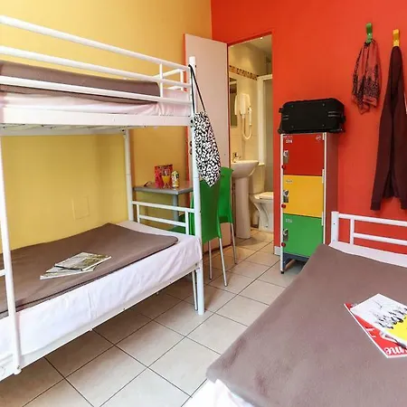 Hostel Le Montclair Montmartre By River *