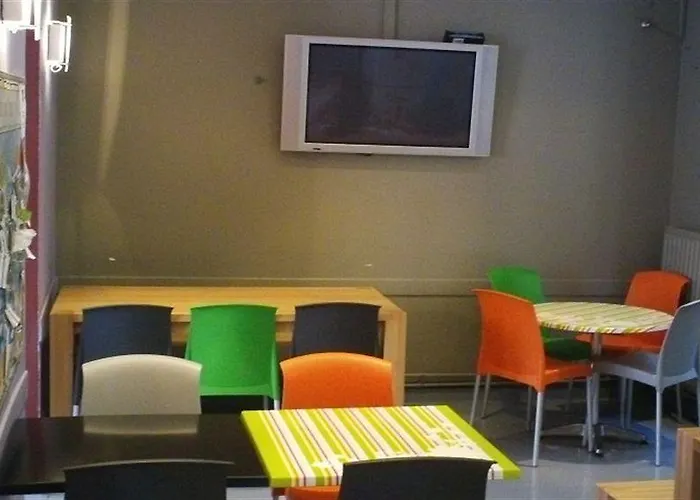 Hostel Le Montclair Montmartre By River *