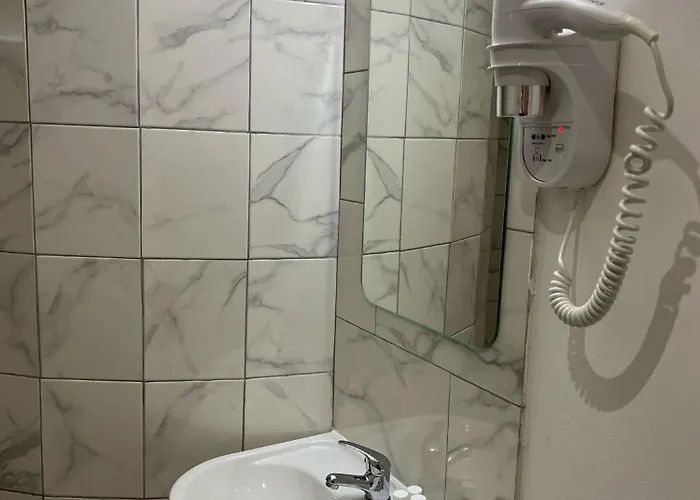 Hostal Le Montclair Montmartre By River