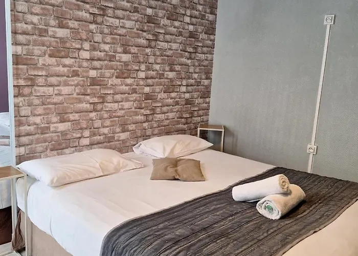 Le Montclair Montmartre By River * Párizs