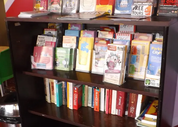 Le Montclair Montmartre By River * Párizs