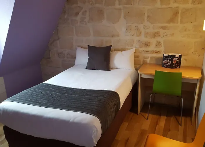 Hostel Le Montclair Montmartre By River *