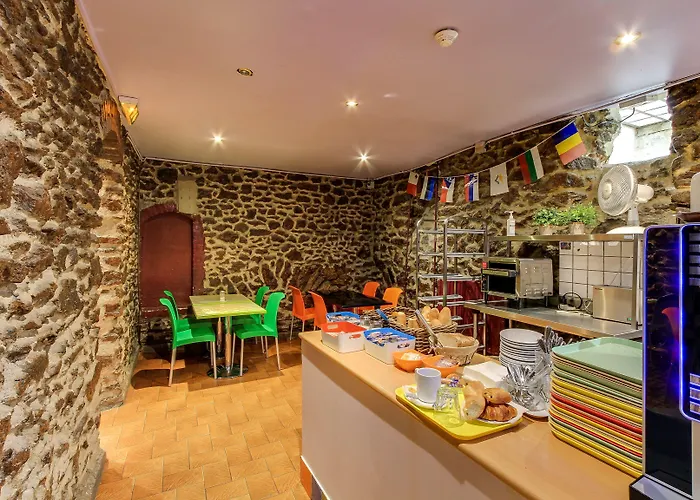 Le Montclair Montmartre By River Hostel