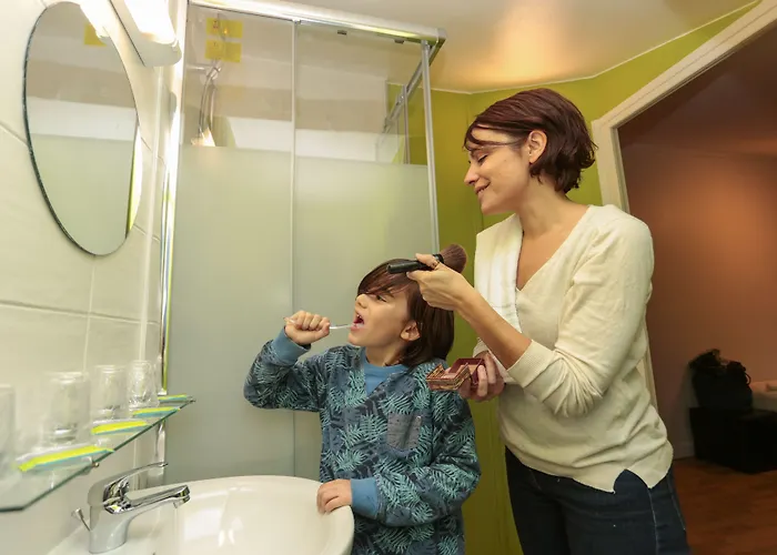 Hostel Le Montclair Montmartre By River Paris