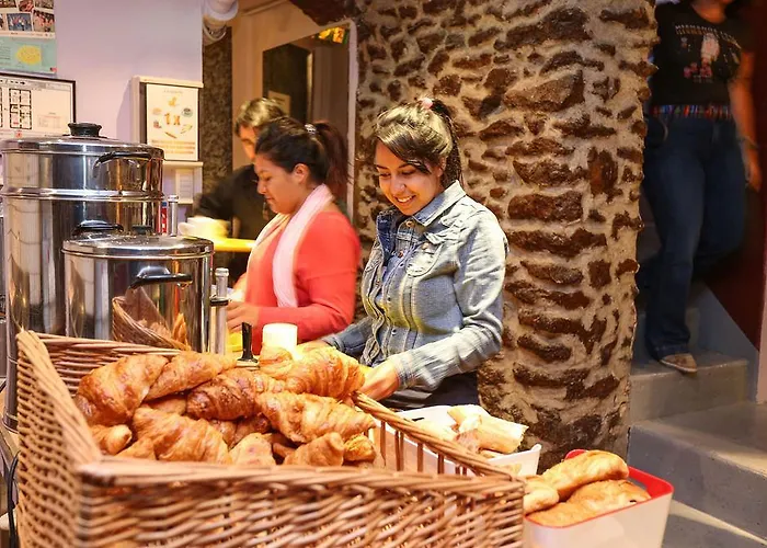 Le Montclair Montmartre By River *