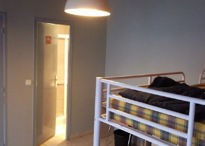 Le Montclair Montmartre By River Hostel