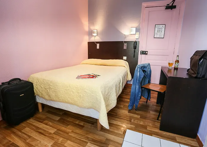 Le Montclair Montmartre By River Hostel