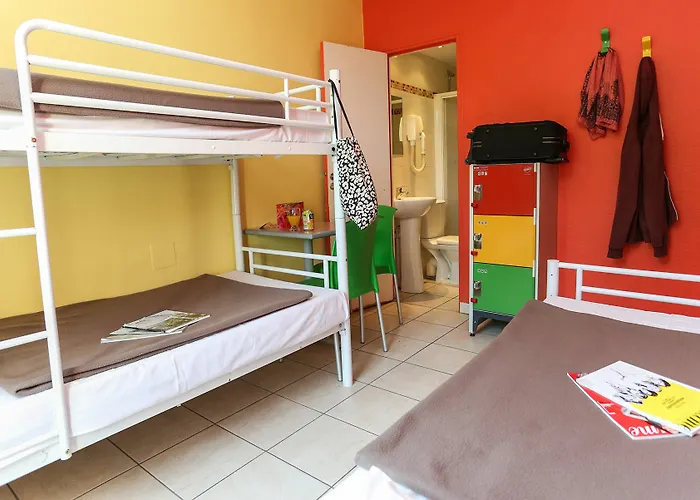 Le Montclair Montmartre By River Hostel