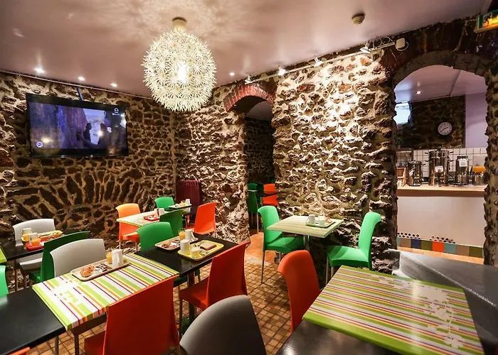 Le Montclair Montmartre By River * Párizs