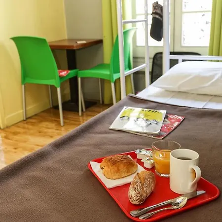 Le Montclair Montmartre By River Hostel