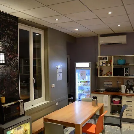 Hostel Le Montclair Montmartre By River *