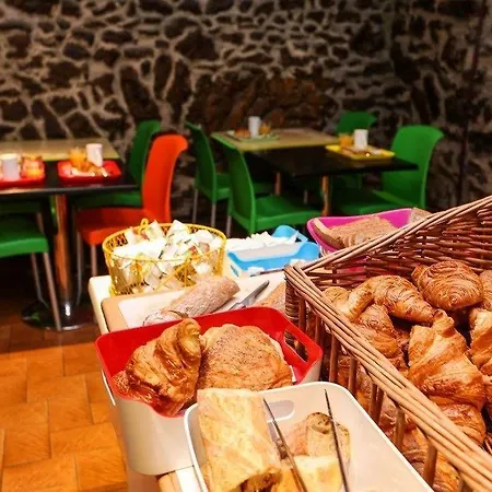 Le Montclair Montmartre By River Hostel Paris