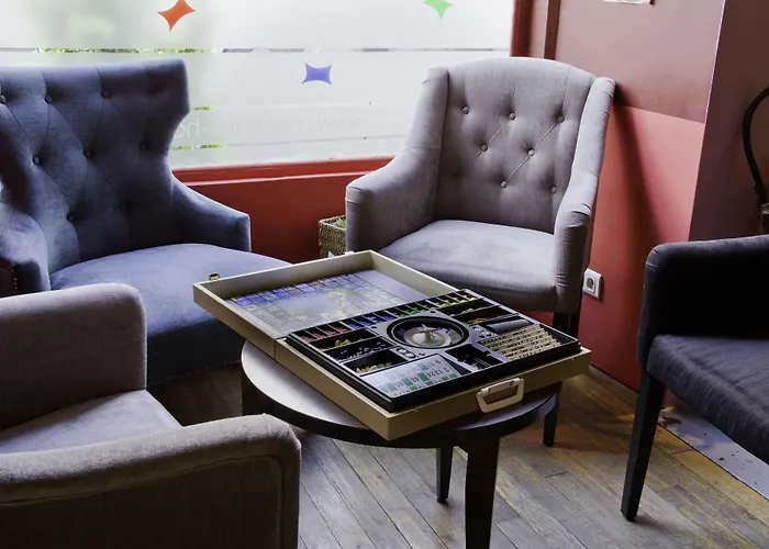 Le Montclair Montmartre By River Hostel *