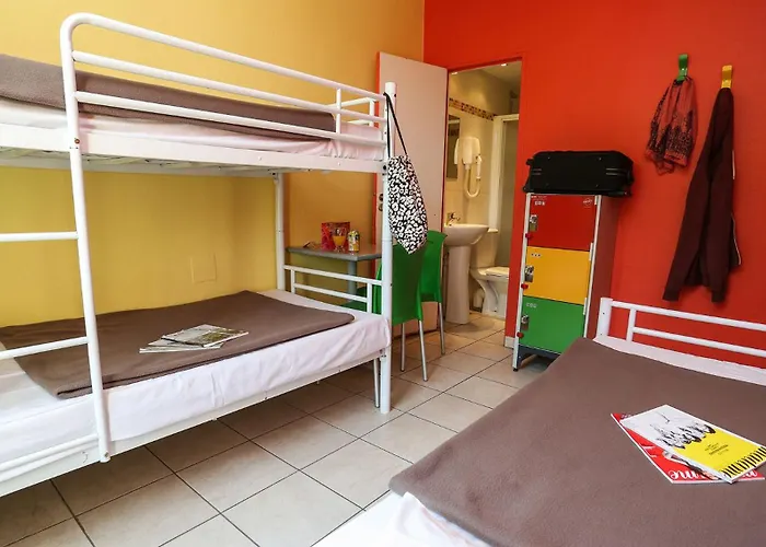 Le Montclair Montmartre By River * Parijs