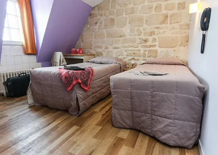 Le Montclair Montmartre By River Hostel