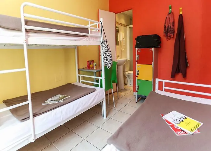 Hostel Le Montclair Montmartre By River *