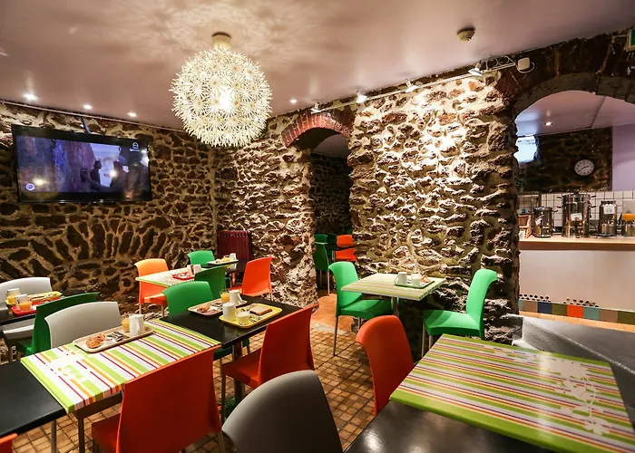 Le Montclair Montmartre By River Hostel Parijs